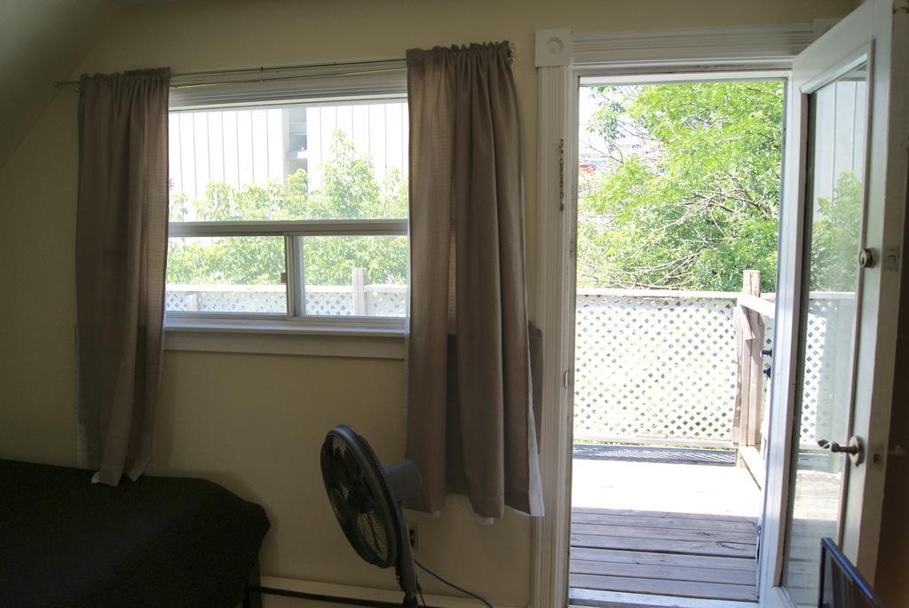 Guest house Mina's Toronto