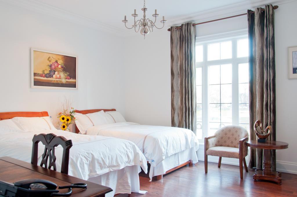 Yonge Palace North York Guest house 3*