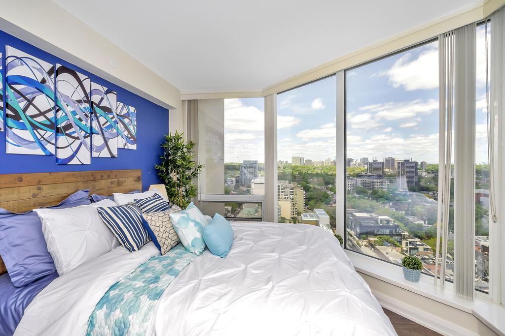 Elegance In Yorkville Apartment