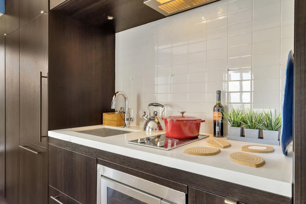 Elegance In Yorkville Apartment Toronto