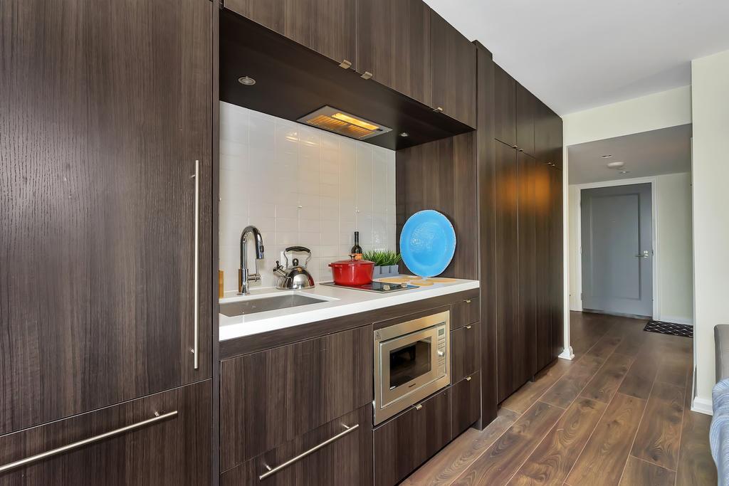 Elegance In Yorkville Apartment