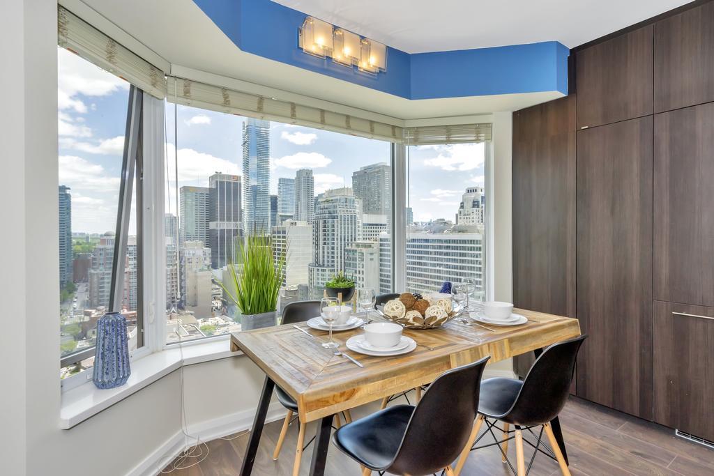 Elegance In Yorkville *