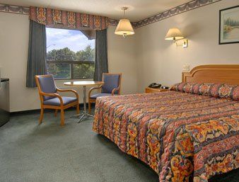 Hotel Super 8 By Wyndham East On 2*