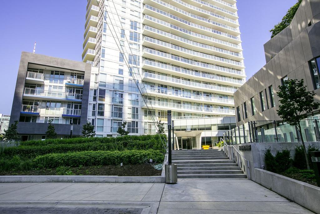 Gorgeous 2 Storey Townhouse *
