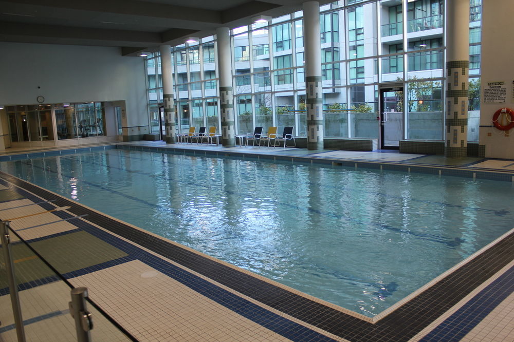 Luxury - Heart Of Downtown 4*