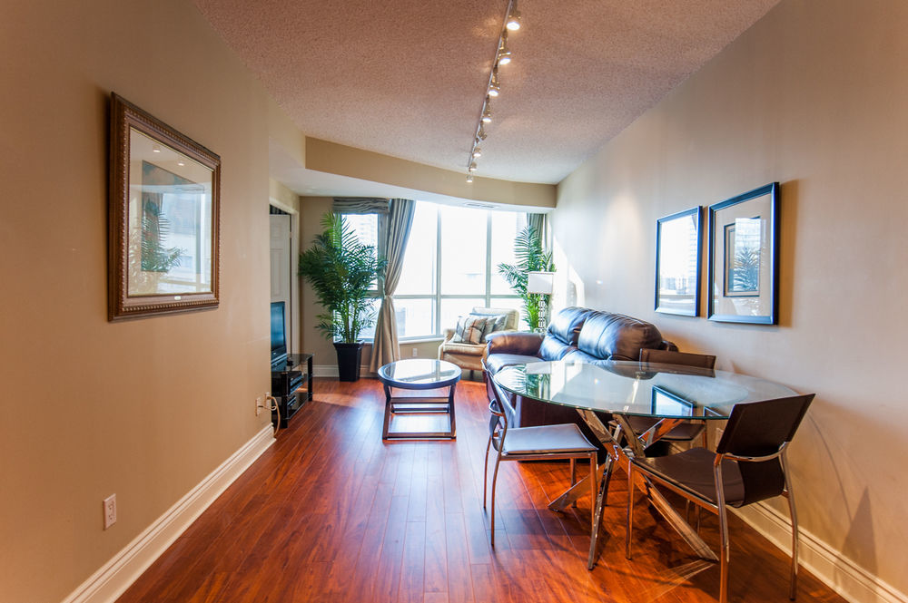 Tosuites - Signatures On Bloor 3* Toronto