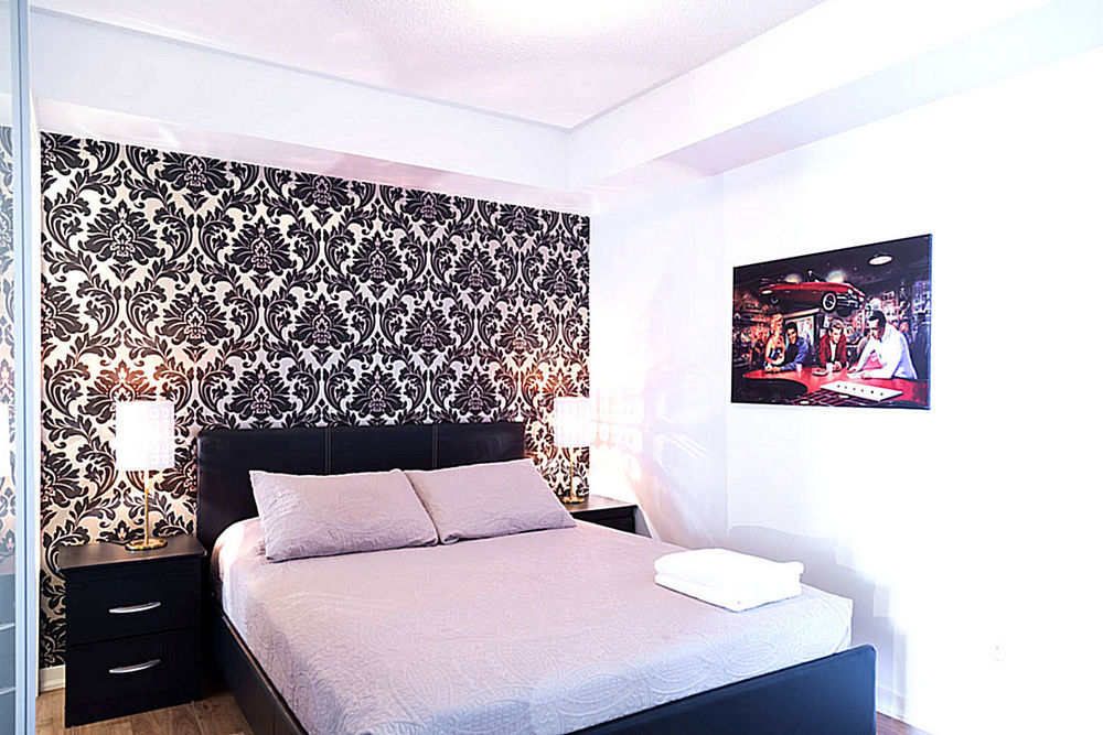 Lavish Suites - Brand New Two Bedroom - Cn Tower View