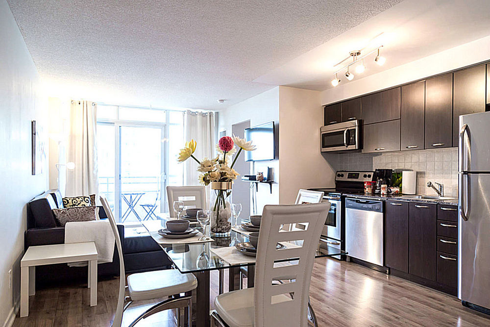 Apartment Lavish Suites - Brand New Two Bedroom - Cn Tower View Toronto