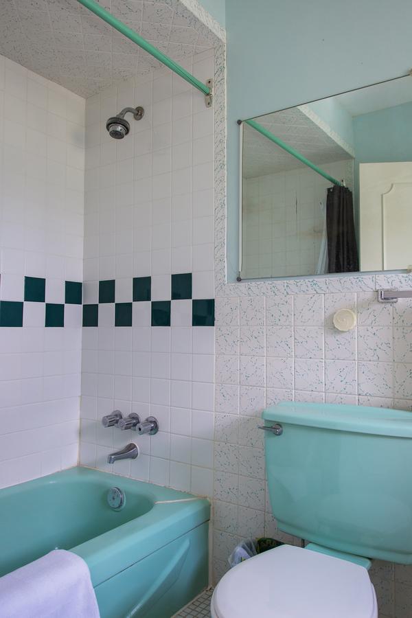 Charlton Suites Guest House 2*