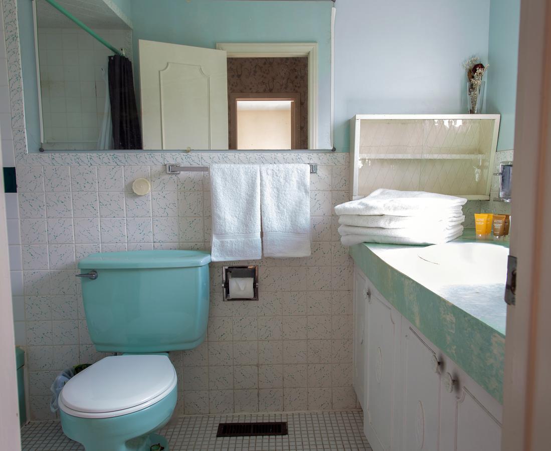 Charlton Suites Guest House Toronto