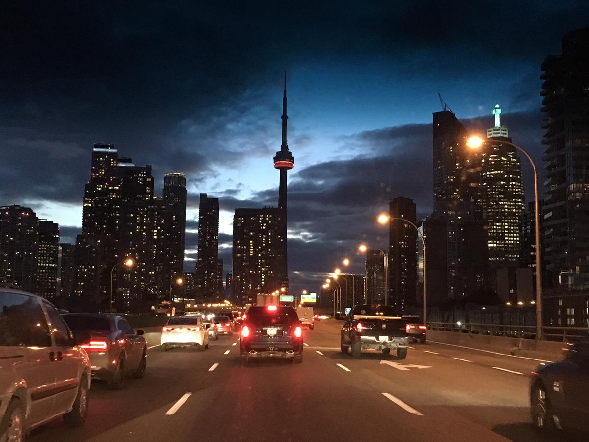 Luxury Fully Furnished Suite In Downtown Toronto - Maple Leaf Square Toronto