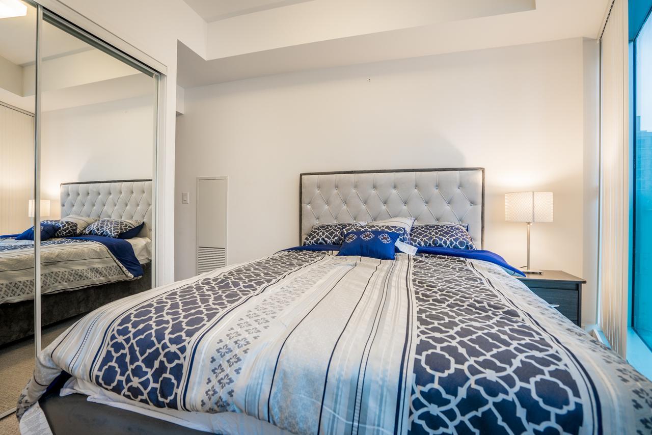 Aaira Suites At York Street Apartment Toronto