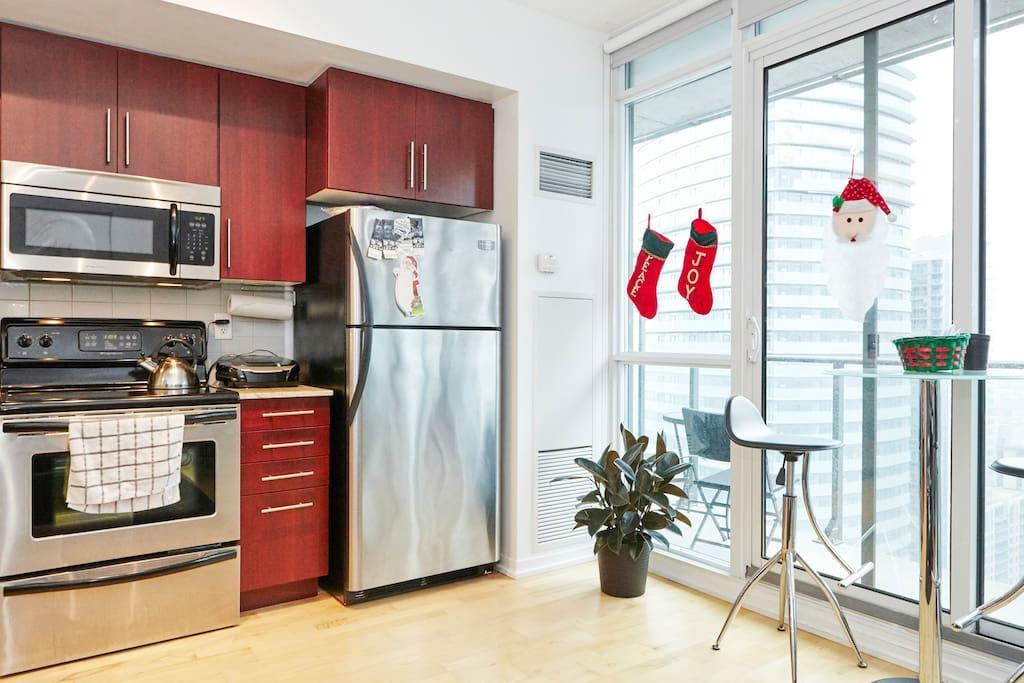 Luxury Fully Furnished Suite In Downtown Toronto - Maple Leaf Square