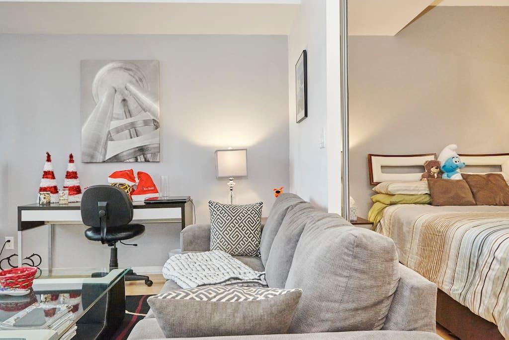 Luxury Fully Furnished Suite In Downtown Toronto - Maple Leaf Square Apartment *
