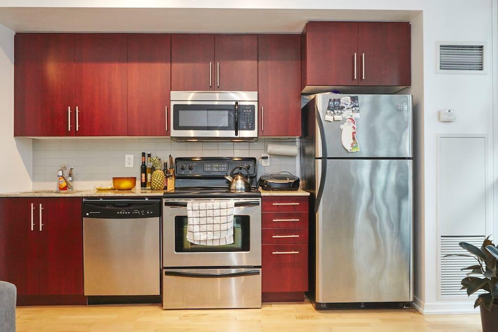 Apartment Luxury Fully Furnished Suite In Downtown Toronto - Maple Leaf Square *