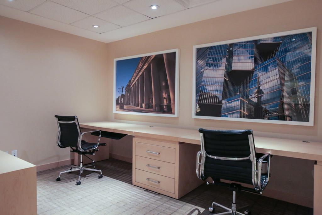 Luxury Fully Furnished Suite In Downtown Toronto - Maple Leaf Square *