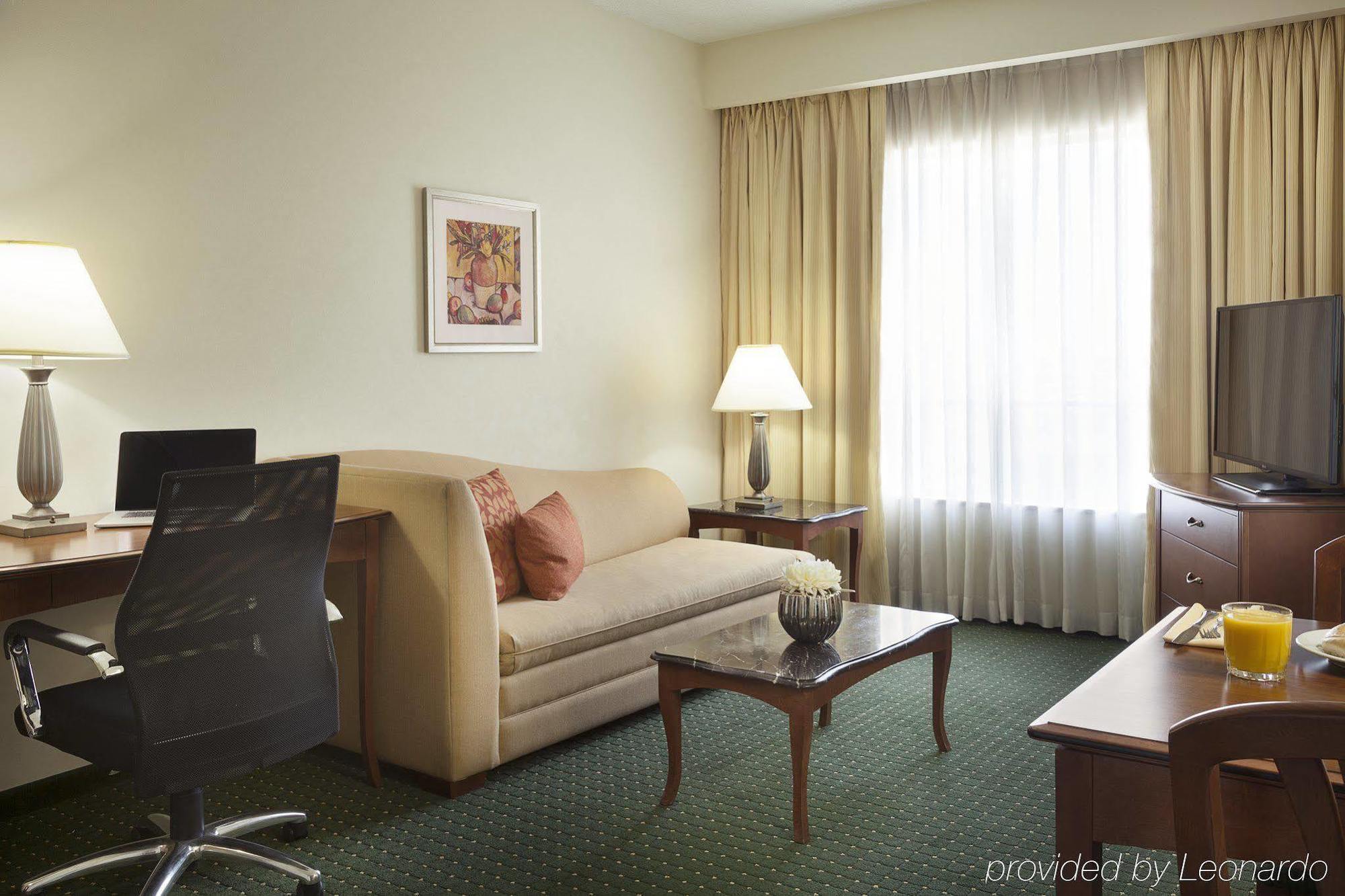 By Marriott Airport 3* Toronto