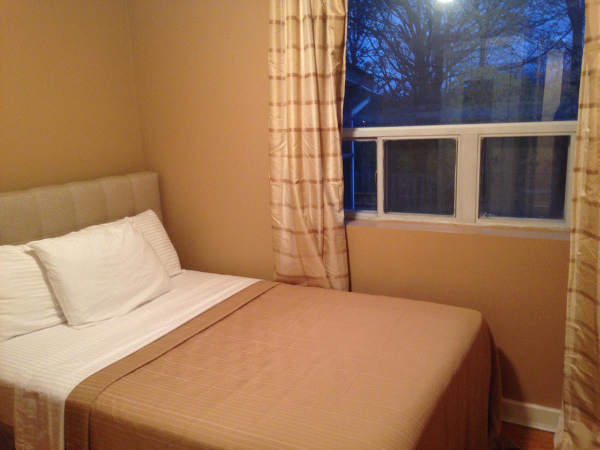 Bed & Breakfast On The Park Near Downtown Area *