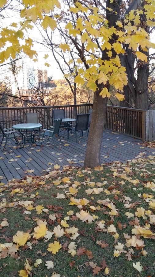 Bed & Breakfast On The Park Near Downtown Area *