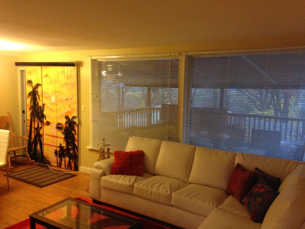 Bed & Breakfast On The Park Near Downtown Area *