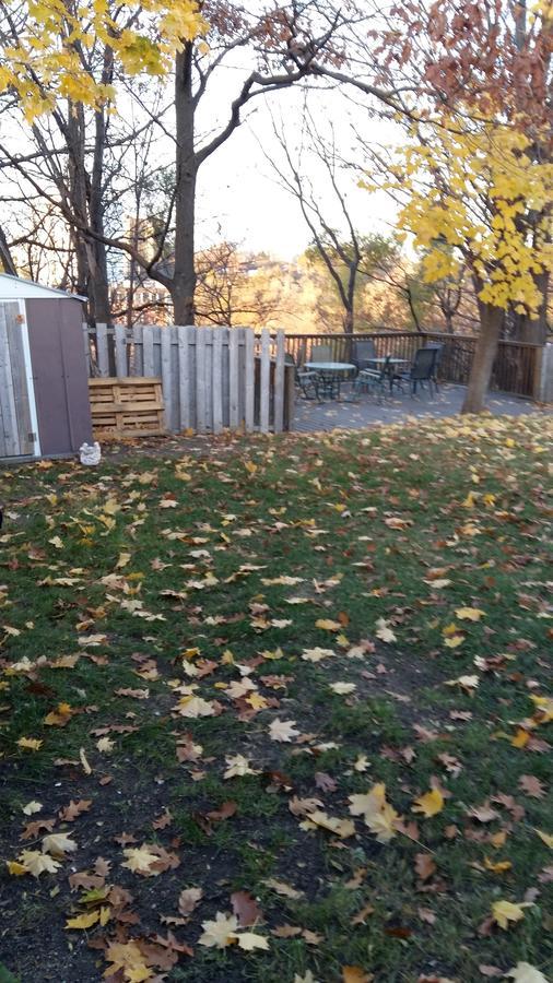 Bed & Breakfast On The Park Near Downtown Area *