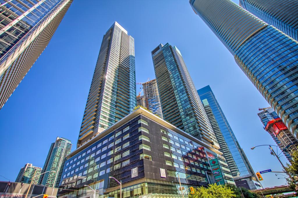 Apartment Luxury Fully Furnished Suite In Downtown Toronto - Maple Leaf Square