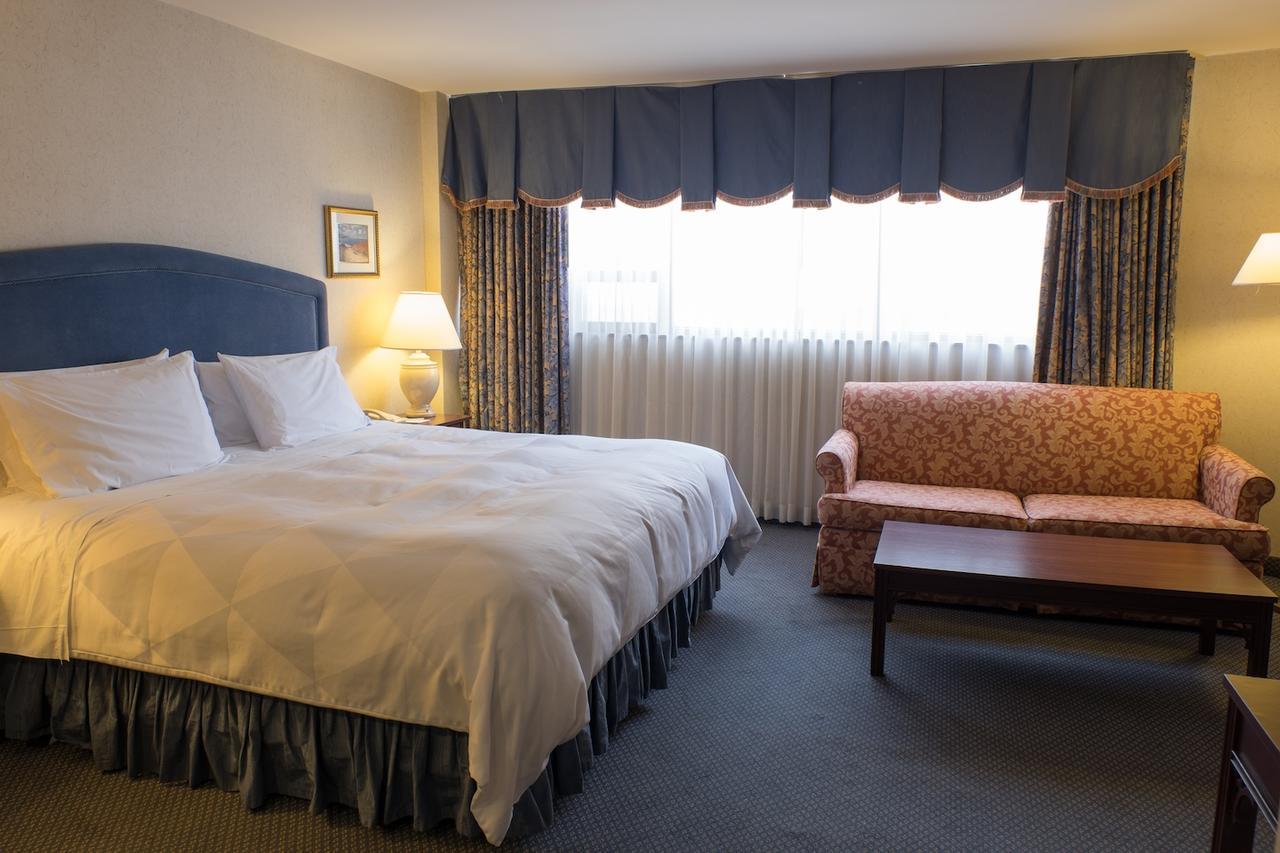 The Roehampton 2* Toronto