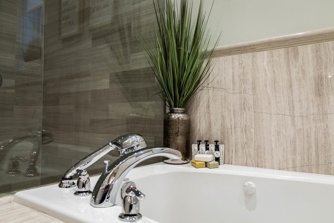 Quickstay - Chic & Modern Townhouse In Little Italy *
