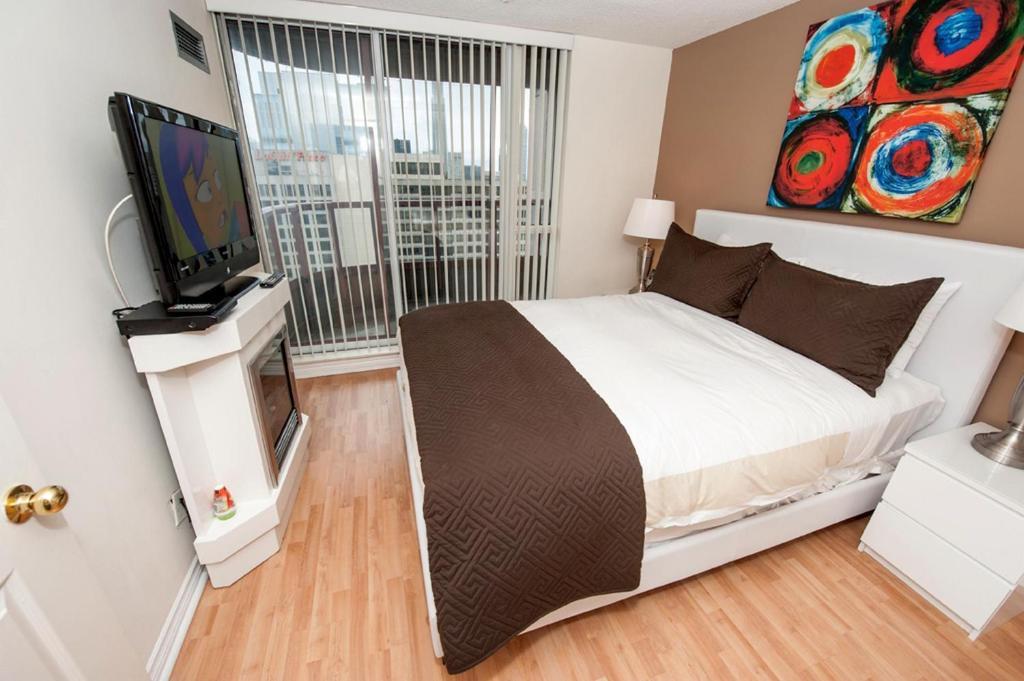 Glen Grove - Conservatory Tower Aparthotel Toronto