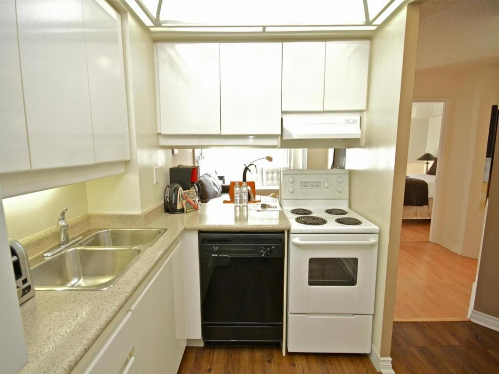 Glen Grove - Conservatory Tower 3*