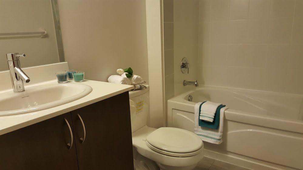 Hotel Kashaneh - Yonge Street