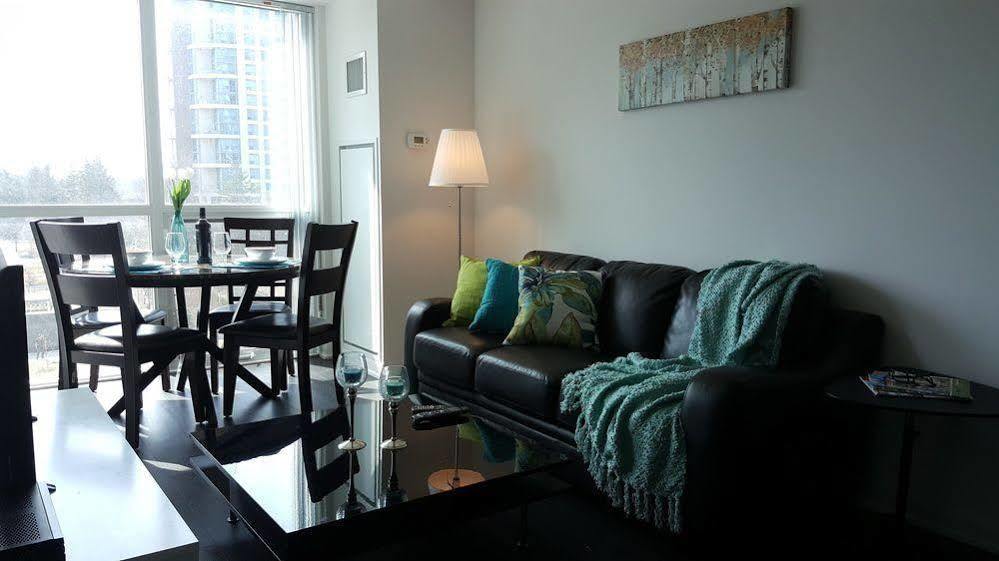 Hotel Kashaneh - Yonge Street Toronto