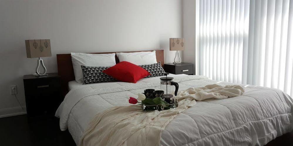 Hotel Kashaneh - Yonge Street Toronto