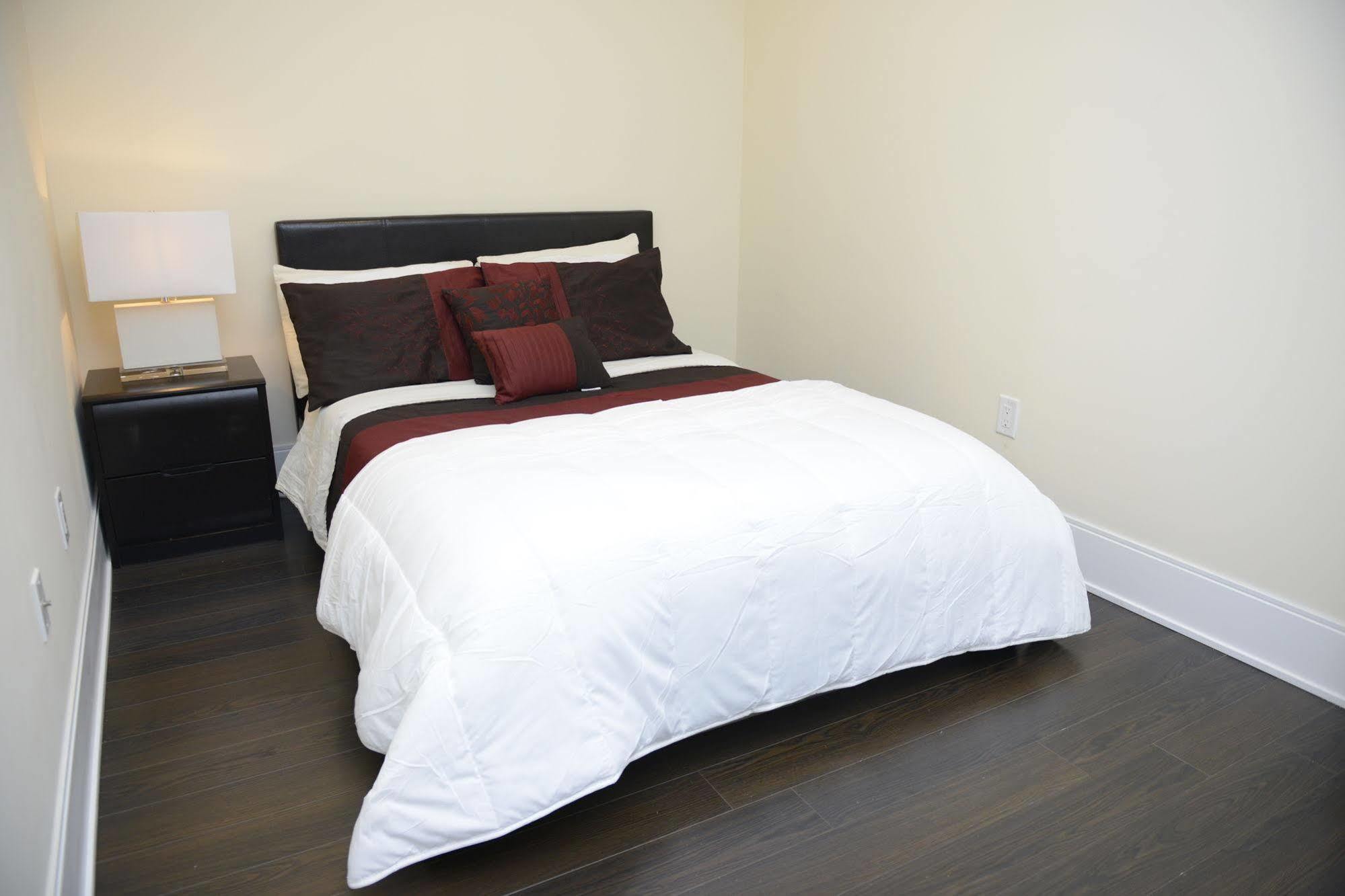 Life Luxury Downtown 3* Toronto