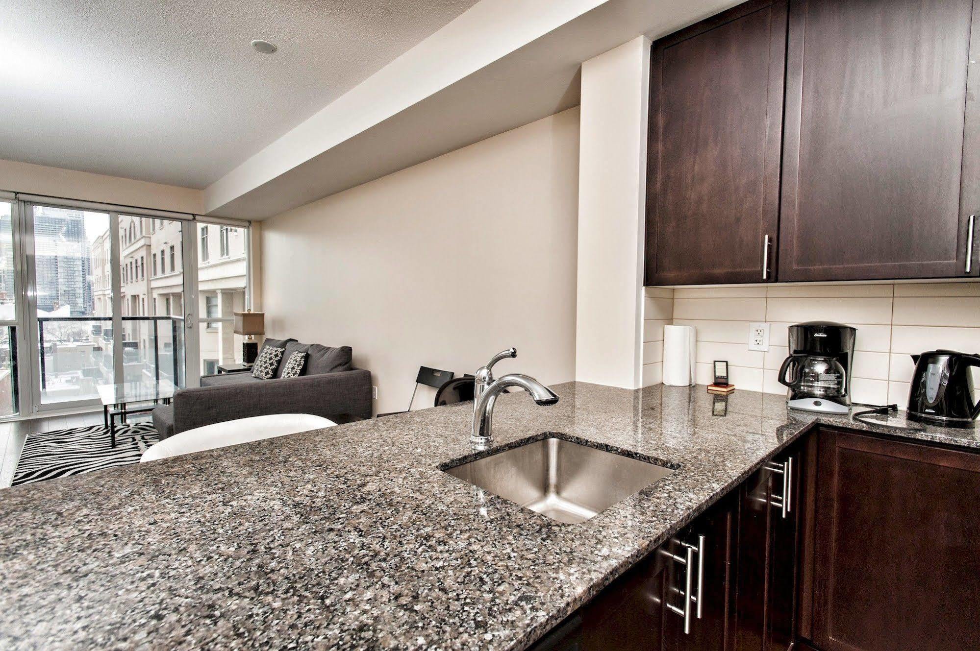 Life Luxury Downtown Hotel