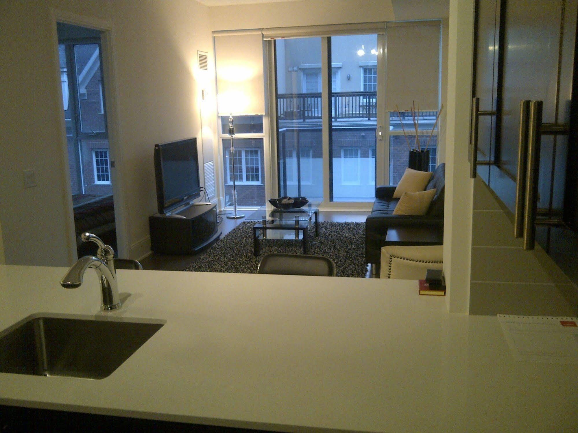 Life Luxury Downtown 3* Toronto