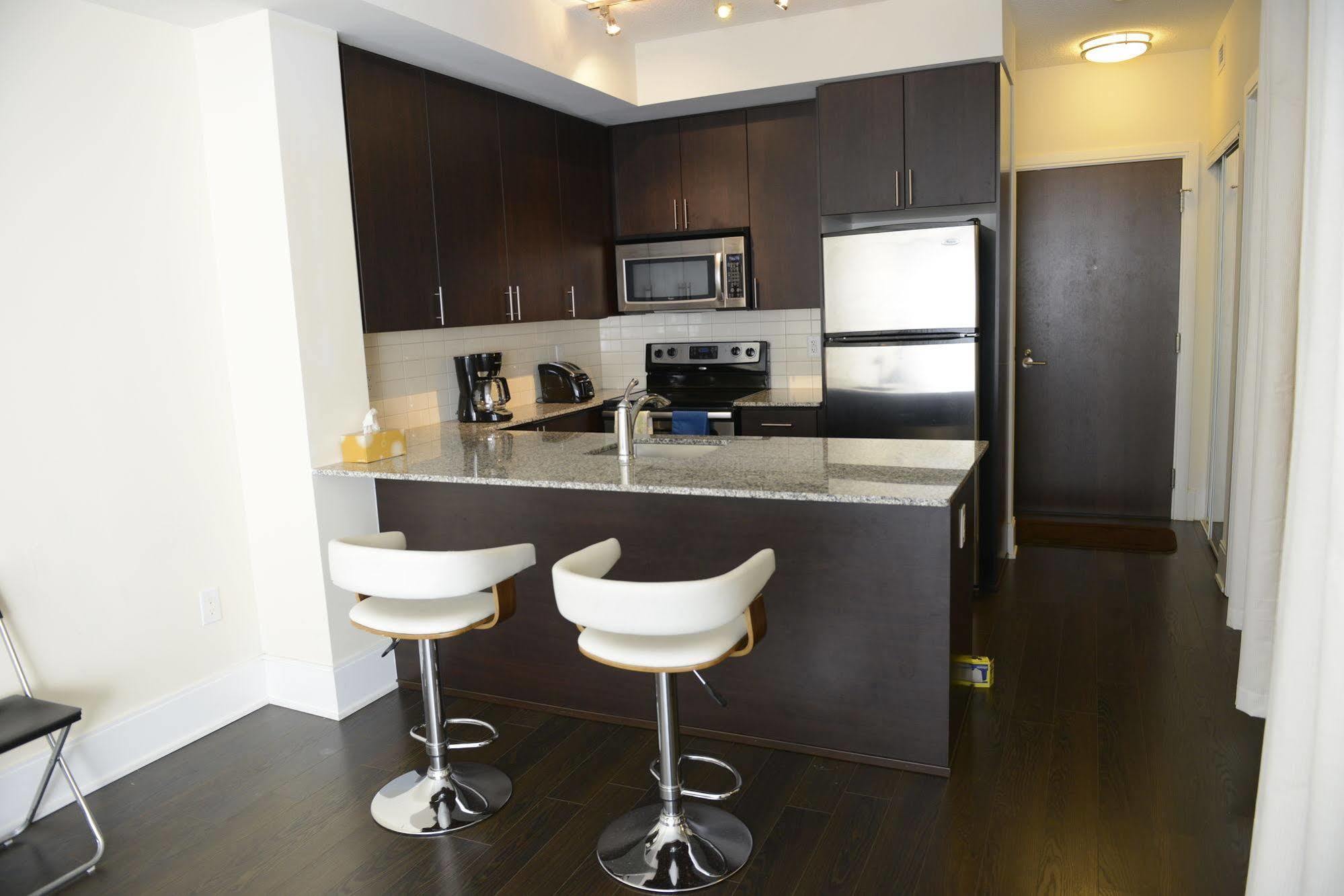 Life Luxury Downtown Toronto