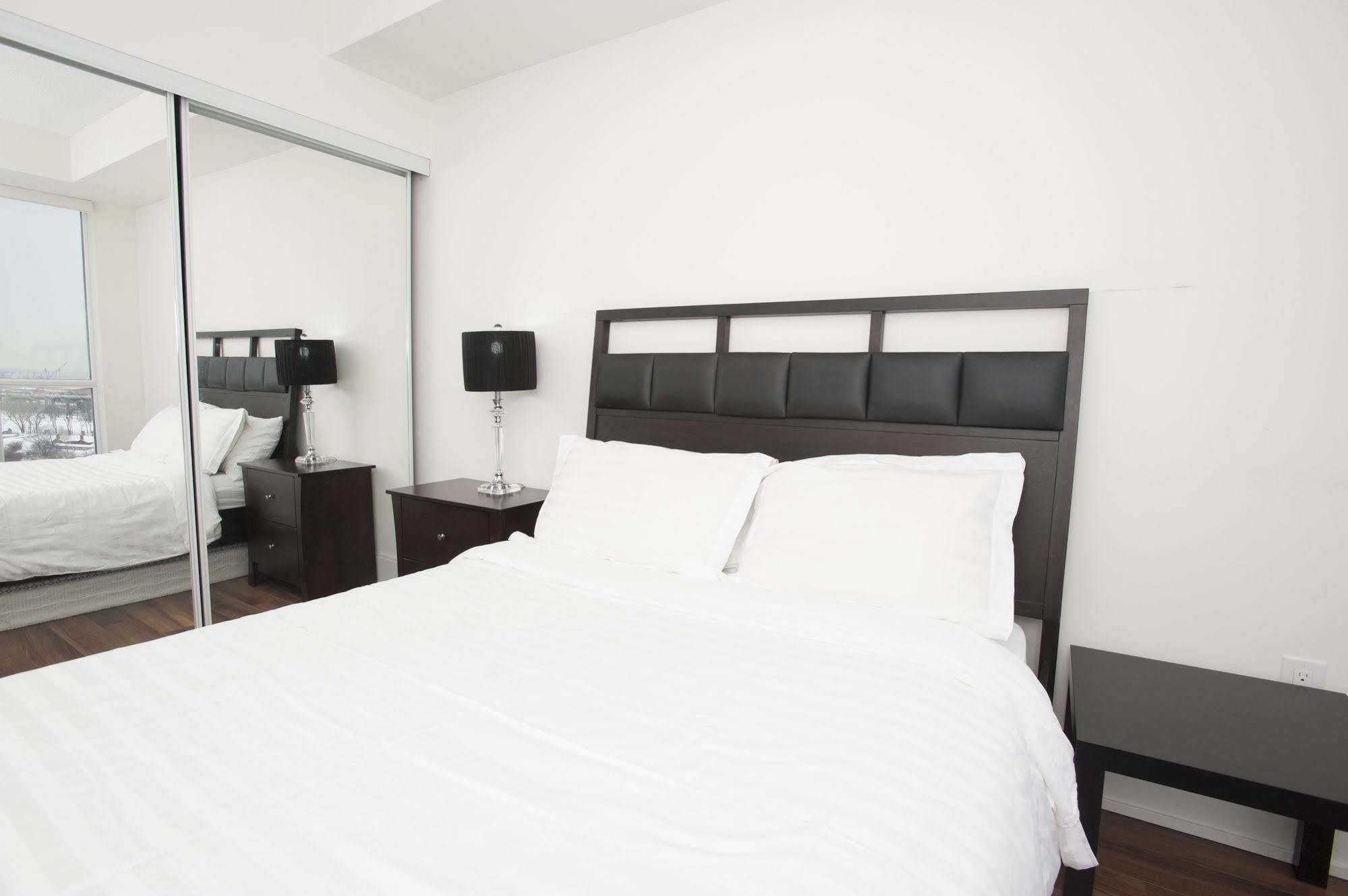 Life Luxury Downtown 3* Toronto