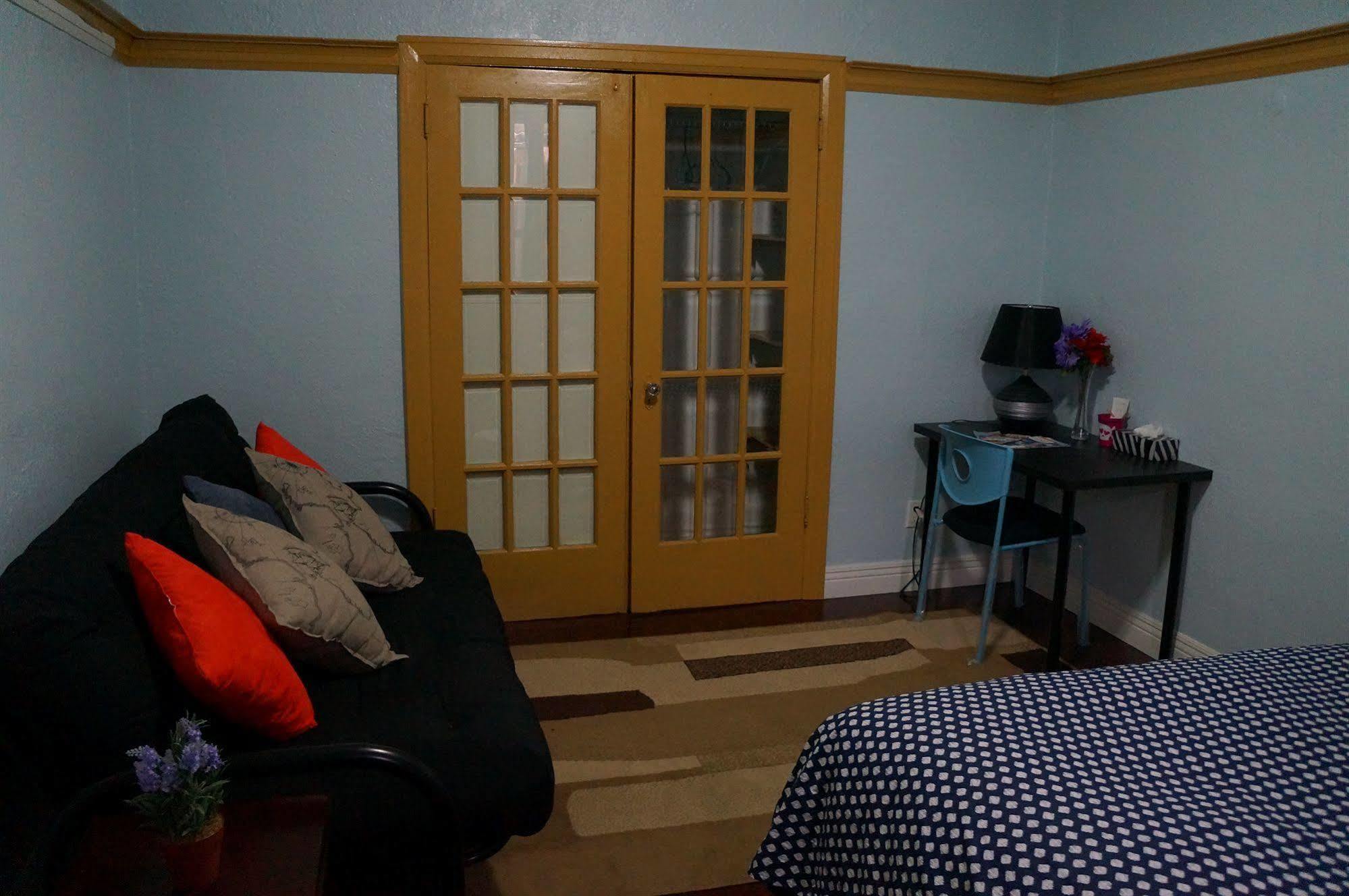 Kensington Market House Guest house
