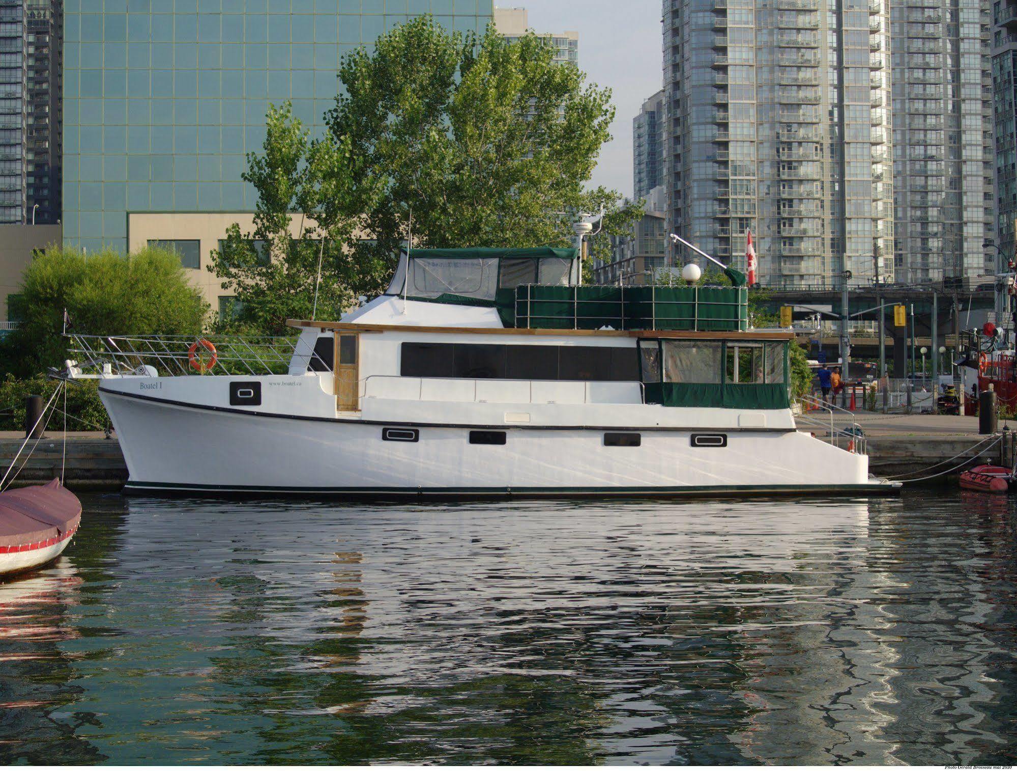 Making Waves Boatel Toronto