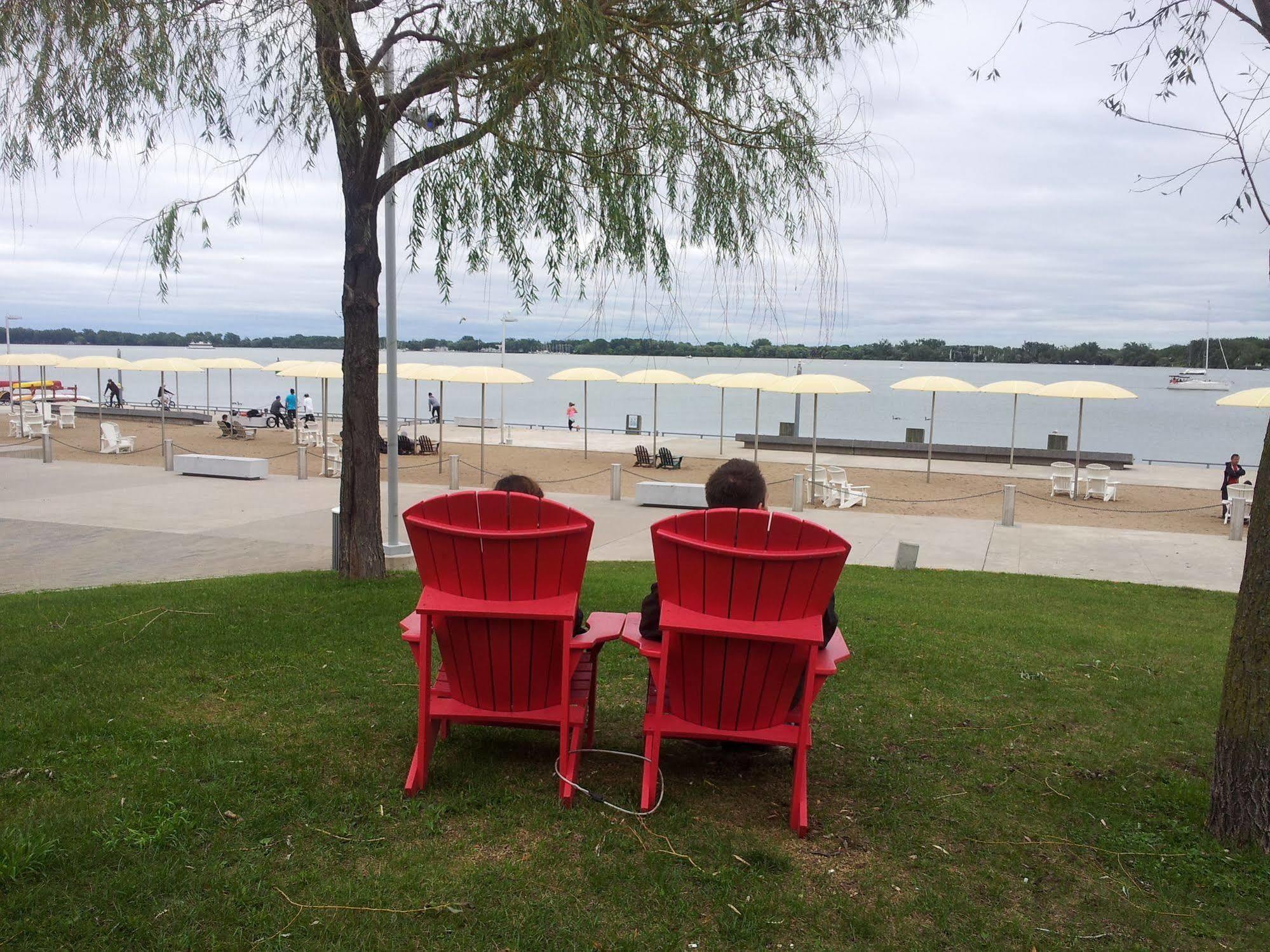 Making Waves Boatel Bed & Breakfast