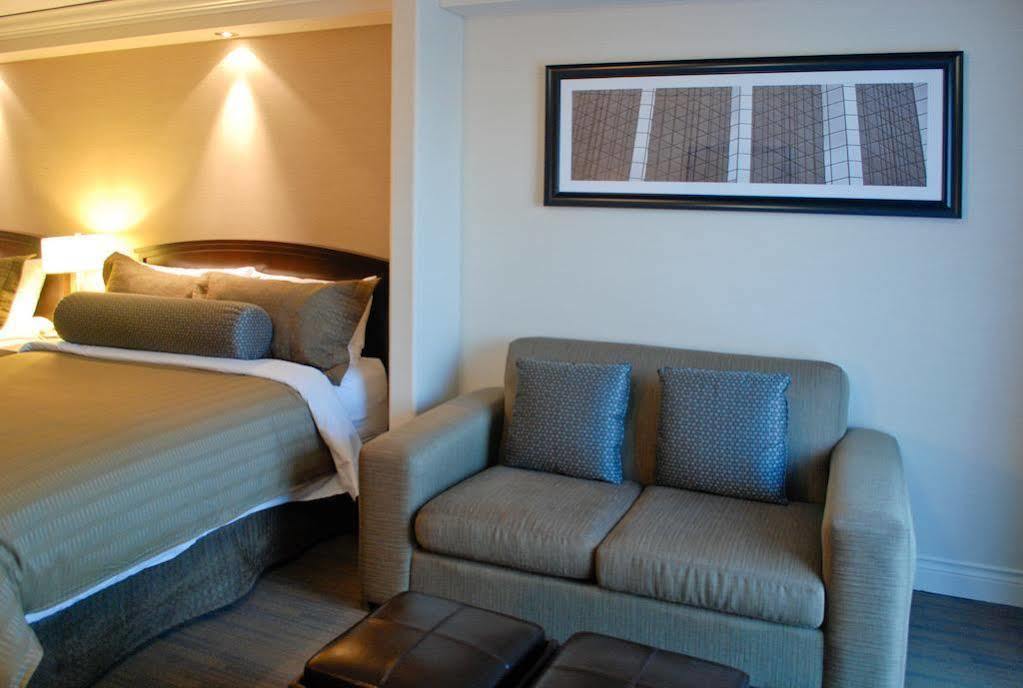 Hotel Sandman Signature Airport Toronto