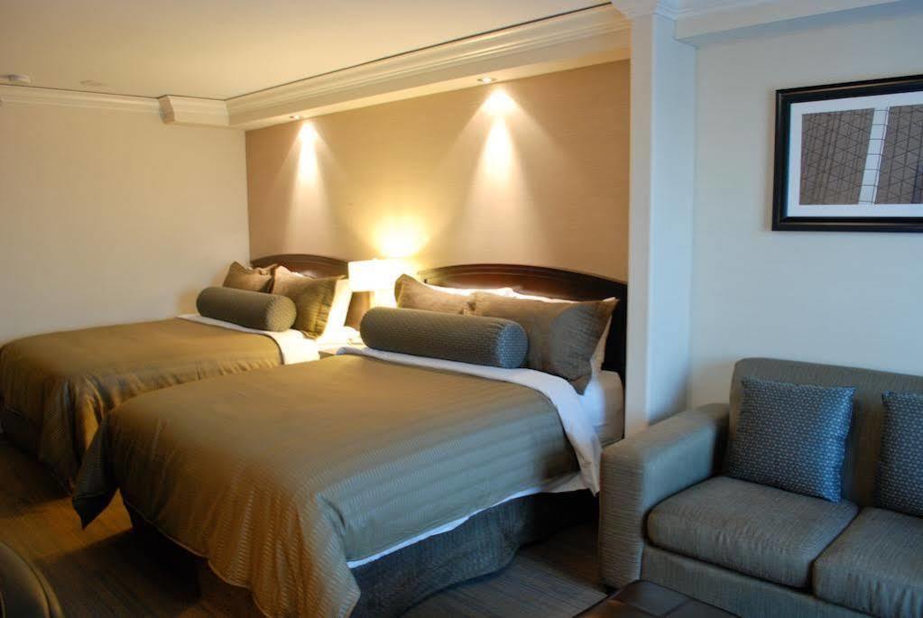 Sandman Signature Airport 4* Toronto