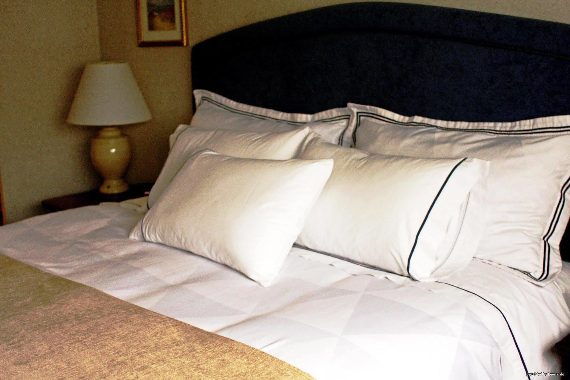 The Roehampton 2* Toronto