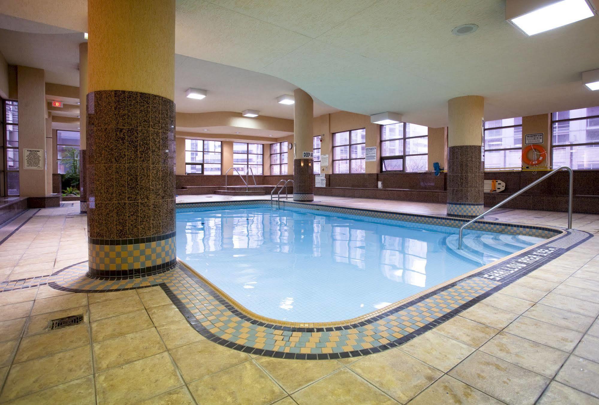 Glen Grove - Conservatory Tower 3* Toronto