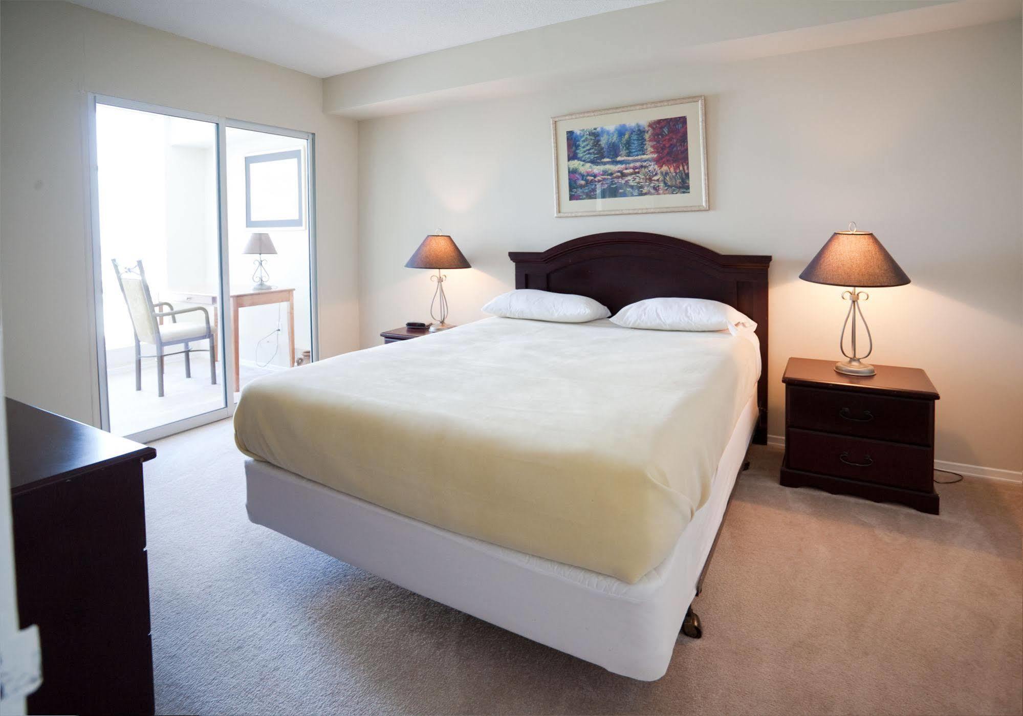 Aparthotel Glen Grove At Maple Leaf Toronto