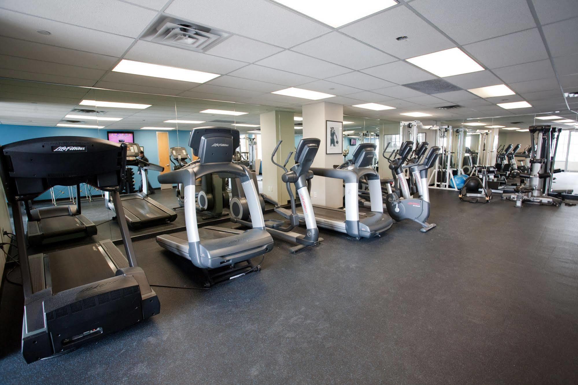 Glen Grove At Maple Leaf Aparthotel Toronto