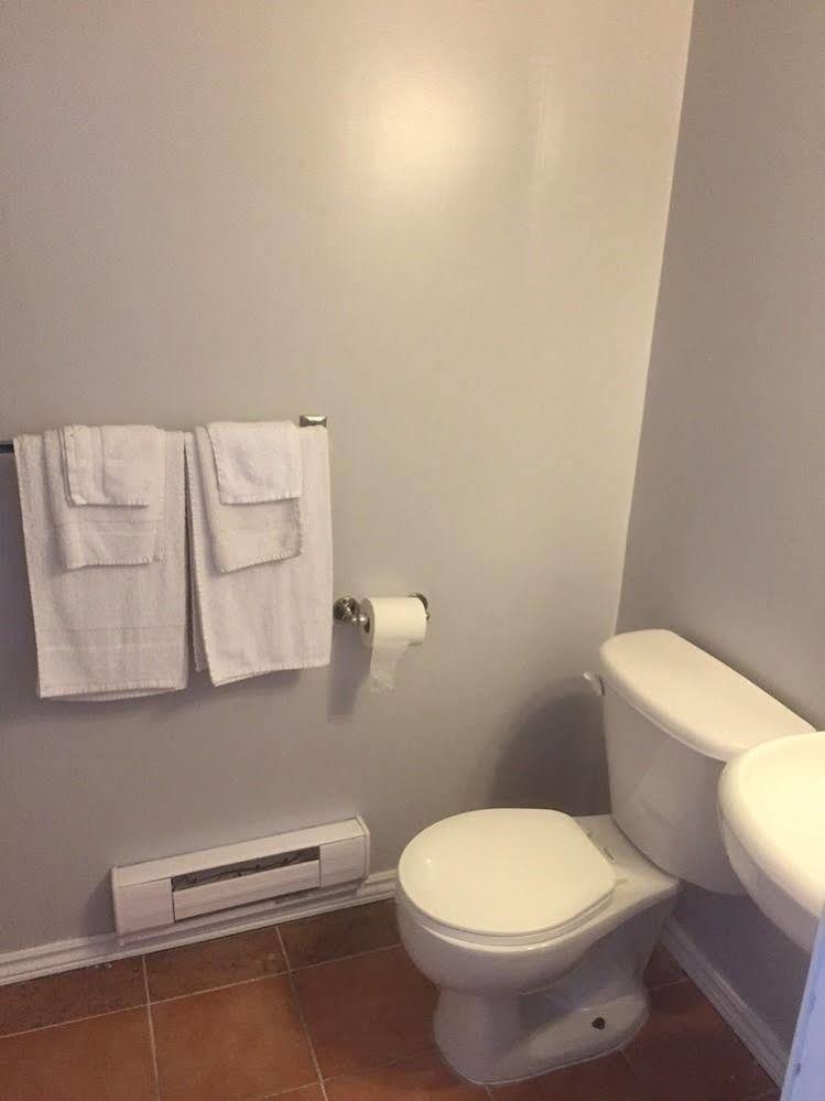 New Plaza Motel 2*