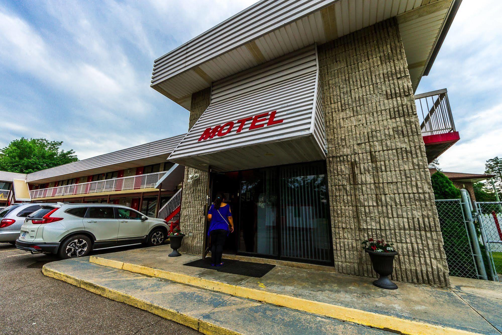 Motel New Plaza 2*