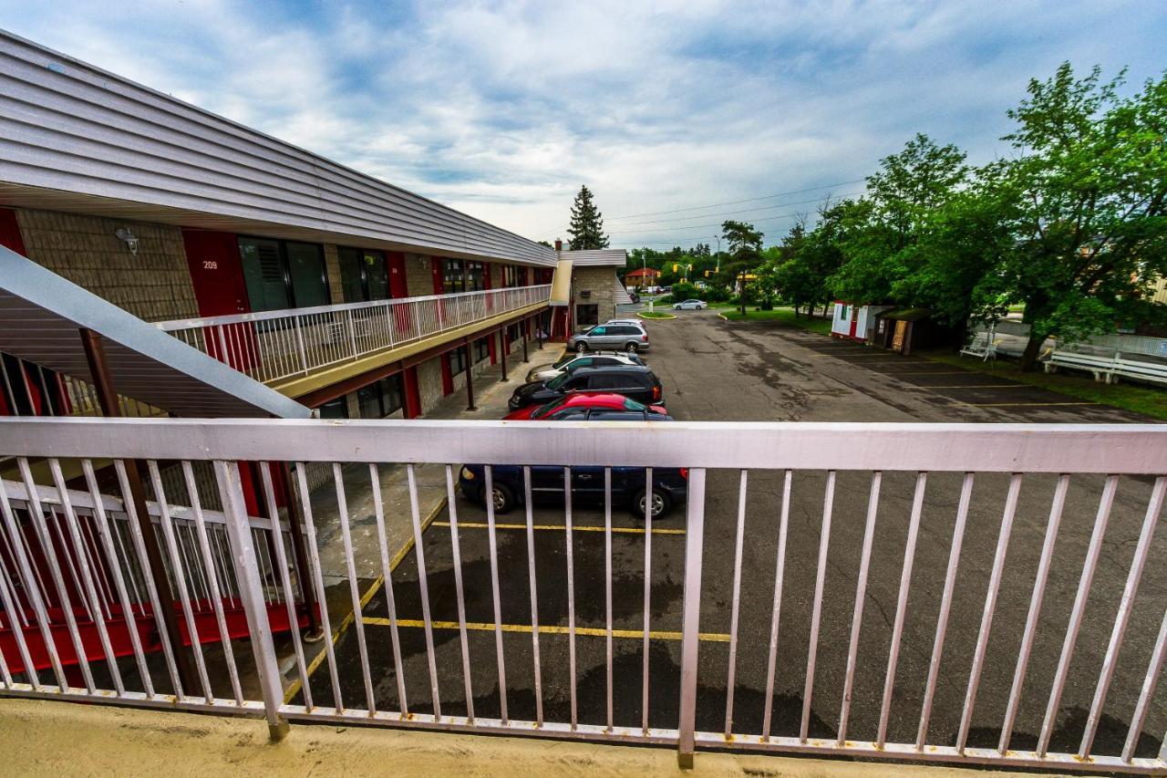 New Plaza Motel Toronto